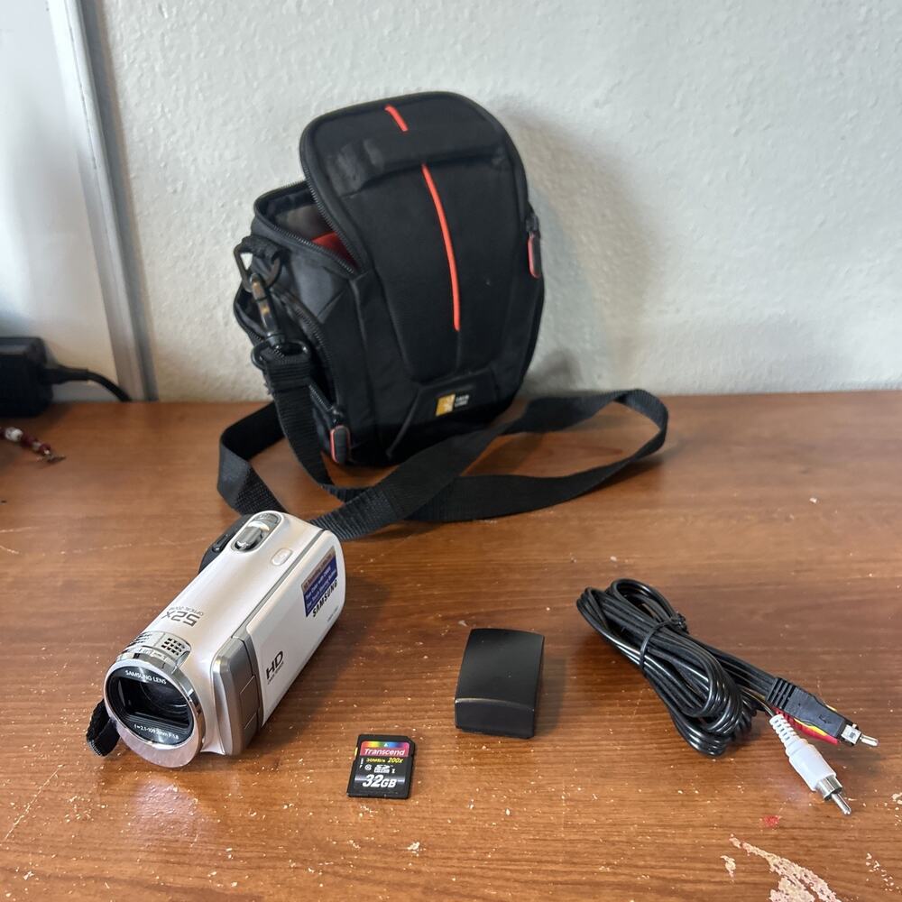 Samsung HMX-F90 HD Camcorder/Camera + 32GB Card + Battery/NO CHARGER